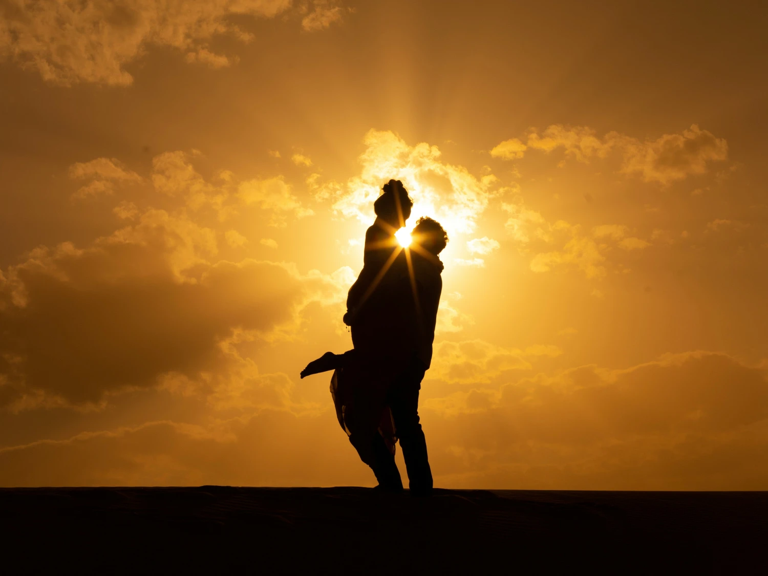 Private Tour Couple In Sunset