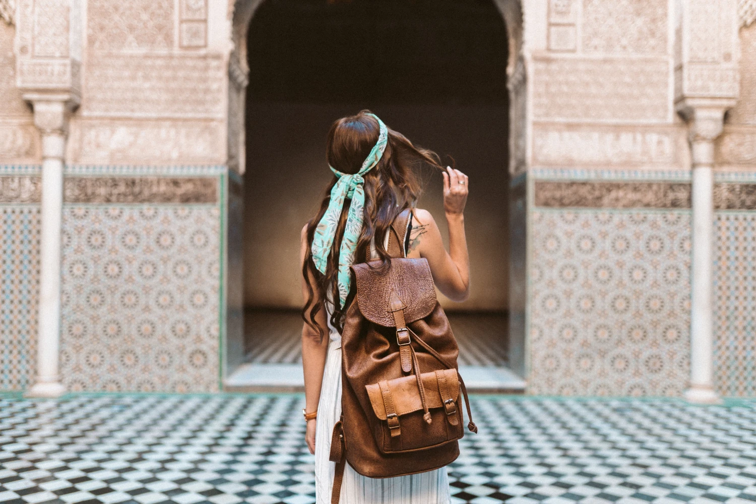 Solo Traveler in medrassa attarin